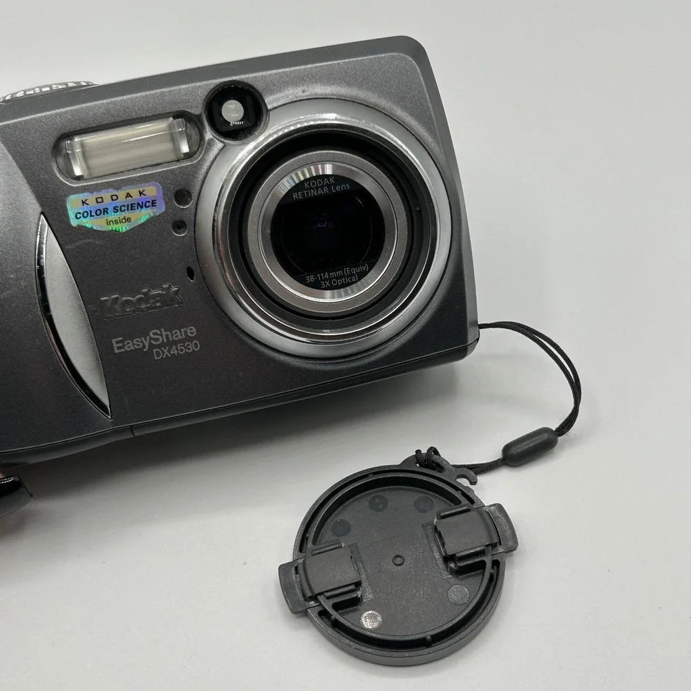 Kodak EasyShare DX4530 5.0MP Digital Camera 3x Optical Zoom Silver with Case